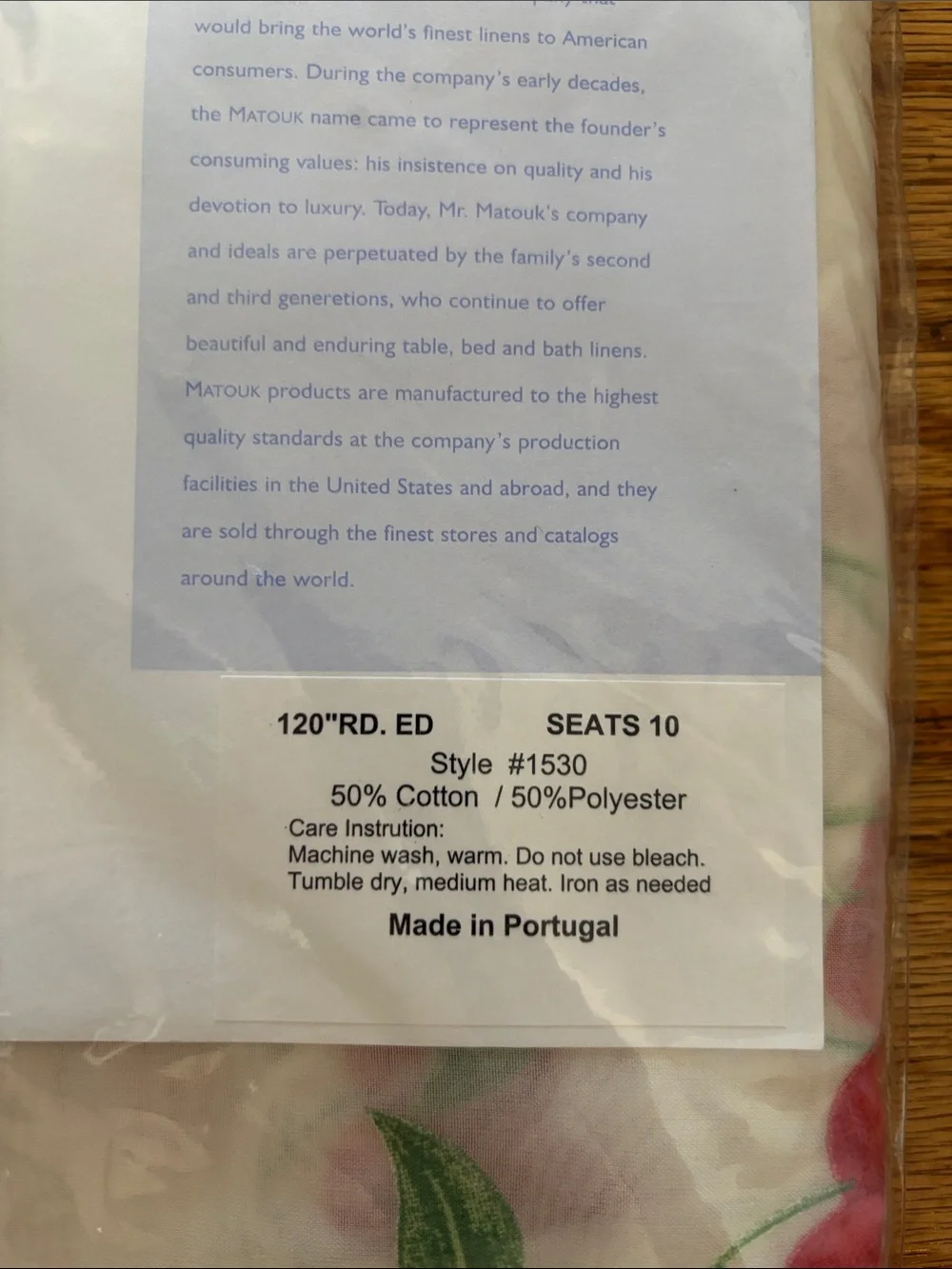 ✨NIB✨Matouk White Sheer Round Table Linen with Red Cherry Motif